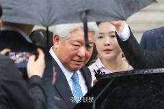 김홍일, 탄핵 전 ‘기습 자진사퇴’···공영방송 또 격랑 속으로